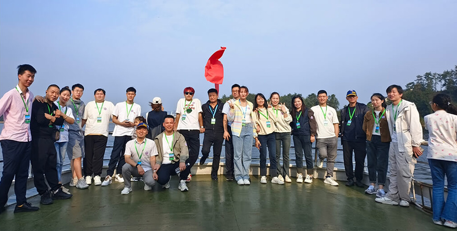 Honle Group organized all employees to travel to Qiandao Lake 6